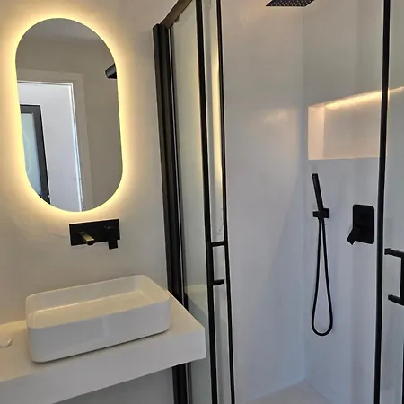 Arch - Boutique بافوس