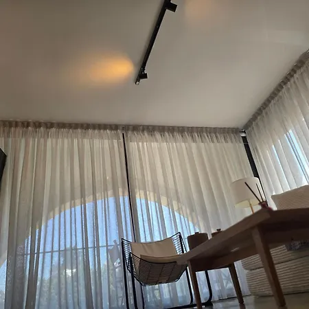 Arch - Boutique 아파트 파포스